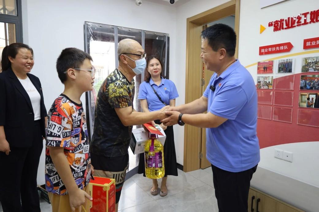 C:/Users/Administrator/Desktop/暖心相伴迎中秋 心博官方网页版开展“万人看保安”中秋节系列活动/15.jpg15