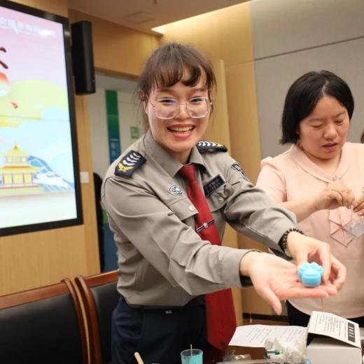 C:/Users/Administrator/Desktop/暖心相伴迎中秋 心博官方网页版开展“万人看保安”中秋节系列活动/12.jpg12